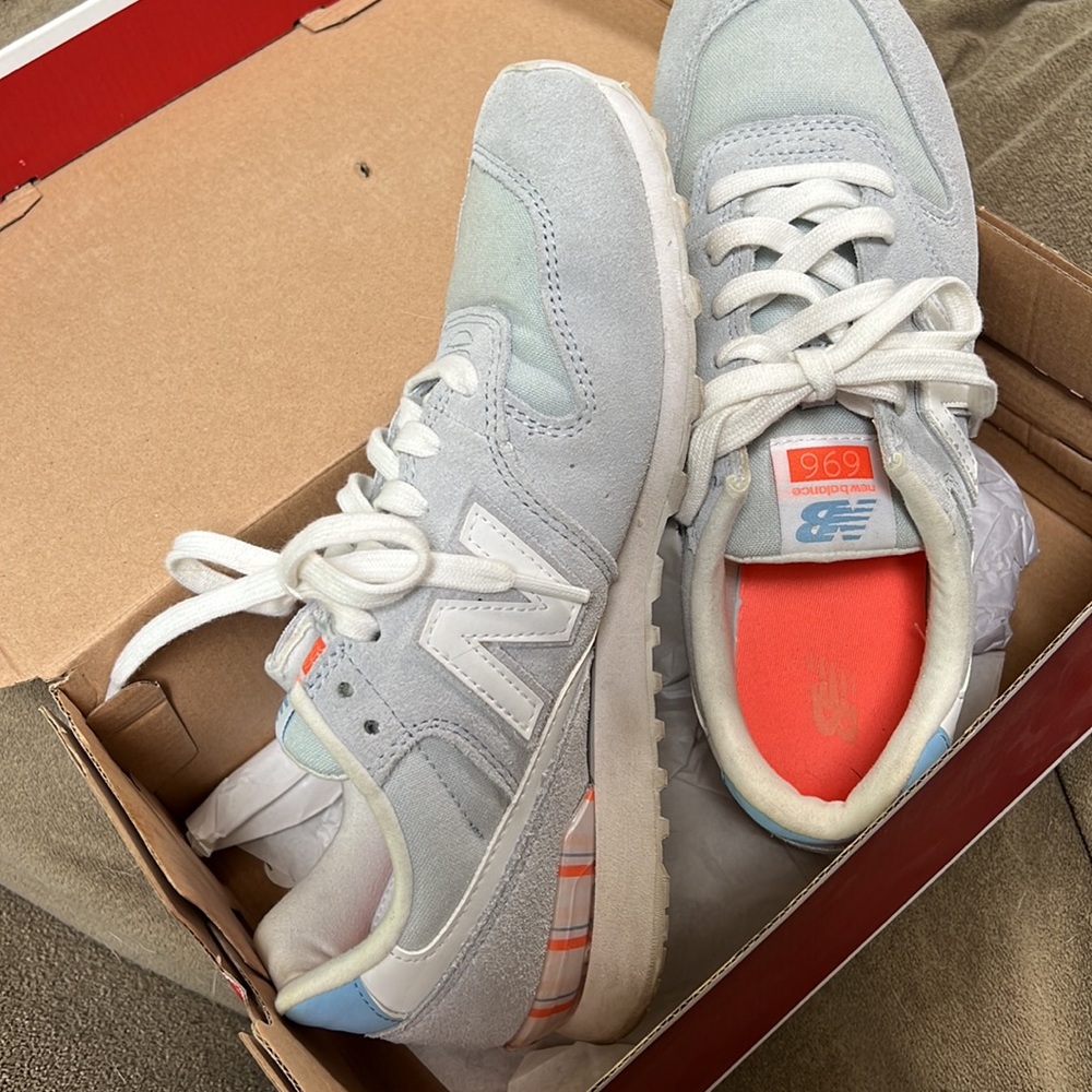 New balance Womens sneakers - Picture 2 of 4